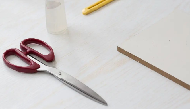 scissors