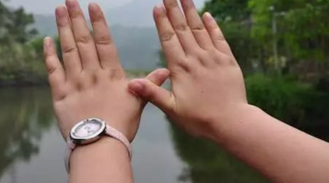 hand and face fortune