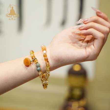 jiuhuashan-temple-wealth-bracelet-yellow-crystal-gourd-lotus-seed-design-1.jpg